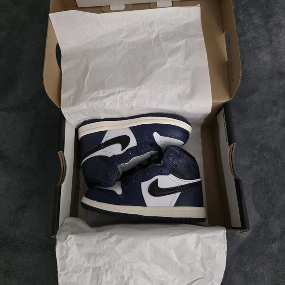 Jordan 1 Retro High OG (TD) Sneakers - Picture 3 of 9